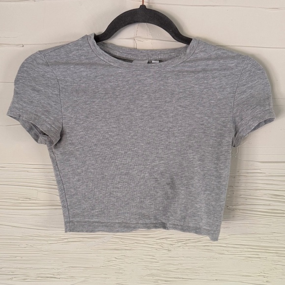 TNA | XS Cropped Fitted T-Shirt Grey - Picture 2 of 8